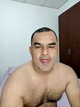 Snapshot of Angeelus2 chatting on 10-30-25, 05:02 Angeelus2 online show from 10-30-25, 05:02