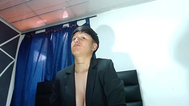 Snapshot of Tamarahryan chatting on 09-27-25, 02:00 Tamarahryan online show from 09-27-25, 02:00