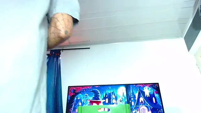 Snapshot of Tamarahryan chatting on 10-31-25, 04:30 Tamarahryan online show from 10-31-25, 04:30