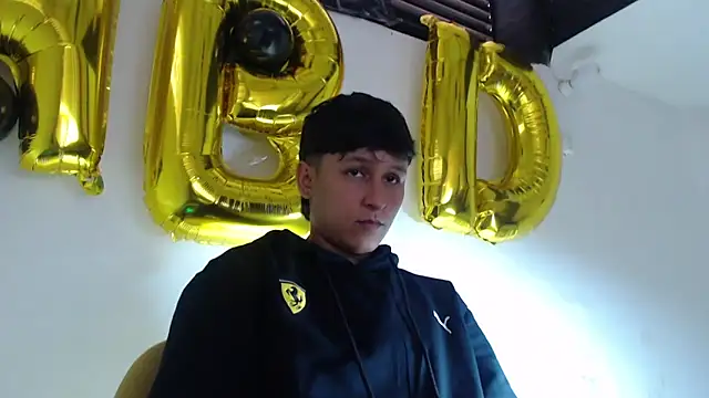 Snapshot of Tamarahryan chatting on 12-19-25, 03:19 Tamarahryan online show from 12-19-25, 03:19