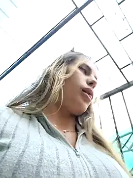 Snapshot of Misscata1106 chatting on 10-24-25, 08:05 Misscata1106 online show from 10-24-25, 08:05