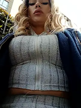 Snapshot of Misscata1106 chatting on 12-19-25, 07:10 Misscata1106 online show from 12-19-25, 07:10