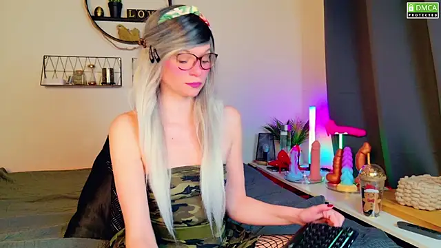 Kittychatte online show from 03-16-25, 08:54