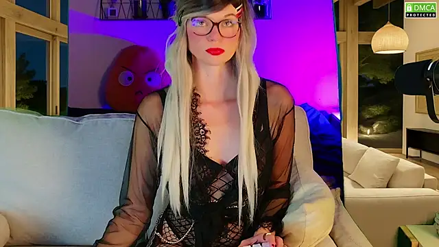 Kittychatte online show from 10-01-25, 07:42