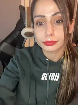 LaPetitechienne1 online show from 01-13-25, 05:02