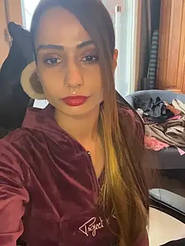 LaPetitechienne1 online show from 01-14-25, 12:24