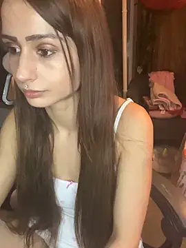 LaPetitechienne1 online show from 02-08-25, 04:14