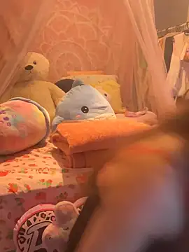 LaPetitechienne1 online show from 02-28-25, 09:33