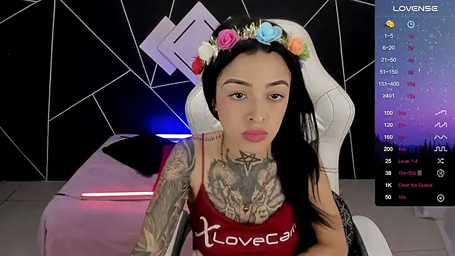 Snapshot of farichell chatting on 12-10-24, 07:43 farichell online show from 12-10-24, 07:43