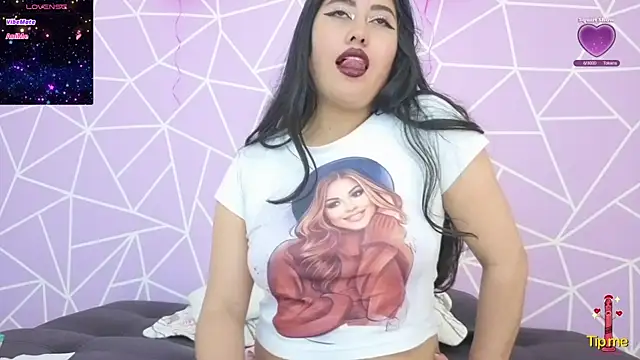 Snapshot of altheamoore chatting on 12-18-25, 09:32 altheamoore online show from 12-18-25, 09:32