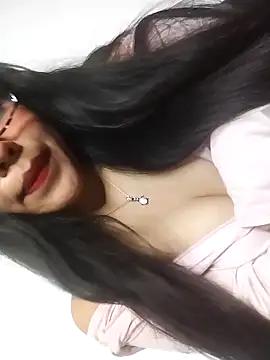 Snapshot of Umaru_uwu chatting on 11-17-25, 04:29 Umaru uwu online show from 11-17-25, 04:29