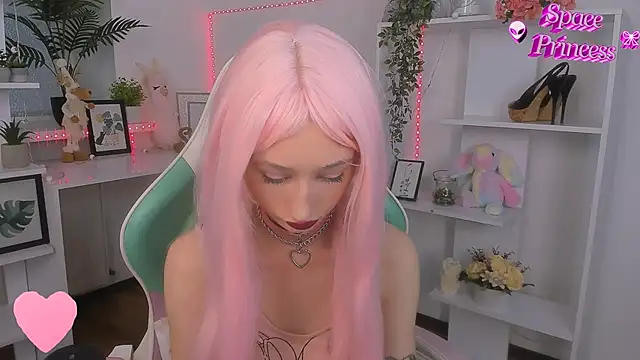 Snapshot of Katia_Kim chatting on 10-28-25, 06:50 Katia Kim online show from 10-28-25, 06:50