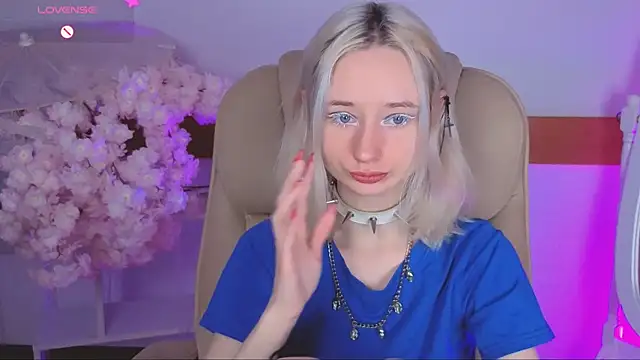 Snapshot of Katia_Kim chatting on 12-19-25, 06:20 Katia Kim online show from 12-19-25, 06:20