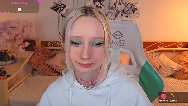 Snapshot of Katia_Kim chatting on 02-17-26, 06:43 Katia Kim online show from 02-17-26, 06:43