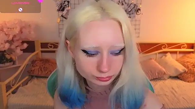 Snapshot of Katia_Kim chatting on 02-22-26, 06:24 Katia Kim online show from 02-22-26, 06:24