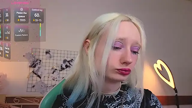 Snapshot of Katia_Kim chatting on 03-04-26, 06:30 Katia Kim online show from 03-04-26, 06:30