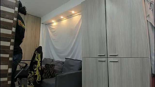 Mhelanny2 online show from 11-25-25, 06:30