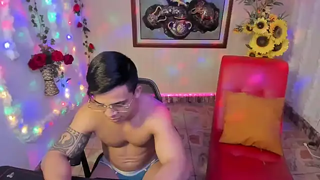 TheMuscularVenezuelanMan online show from 03-04-25, 08:27