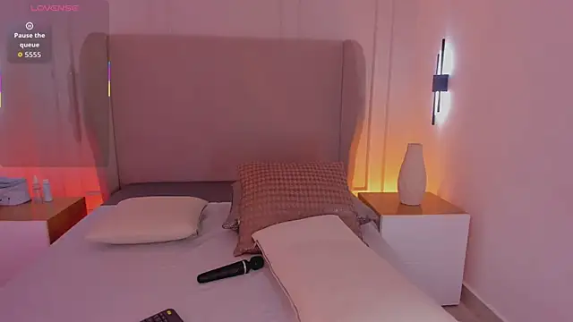 luisah  online show from 10-28-25, 08:11