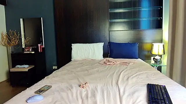 Snapshot of bl4ckdoll_ chatting on 03-12-26, 06:30 bl4ckdoll online show from 03-12-26, 06:30