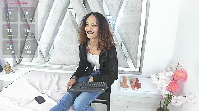 Snapshot of StefanyMiler chatting on 12-16-24, 11:28 StefanyMiler online show from 12-16-24, 11:28