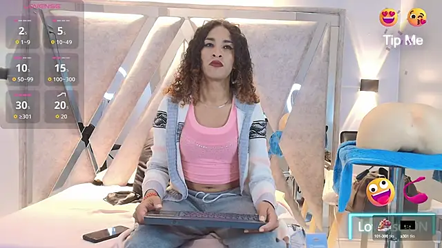 Snapshot of StefanyMiler chatting on 10-14-25, 07:58 StefanyMiler online show from 10-14-25, 07:58