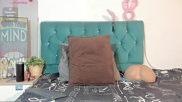 Snapshot of StefanyMiler chatting on 05-11-26, 07:00 StefanyMiler online show from 05-11-26, 07:00