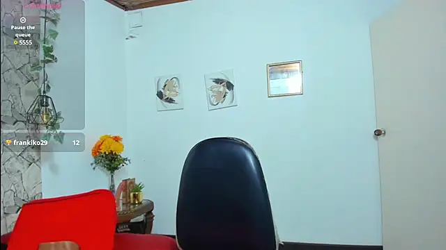 Snapshot of yasmin_goldenst chatting on 02-28-25, 07:56 yasmin goldenst online show from 02-28-25, 07:56