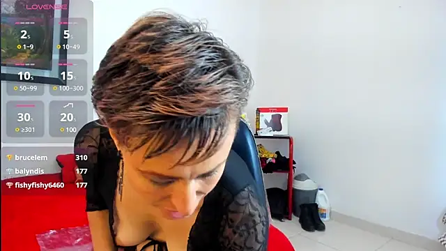 Snapshot of yasmin_goldenst chatting on 03-15-25, 05:19 yasmin goldenst online show from 03-15-25, 05:19