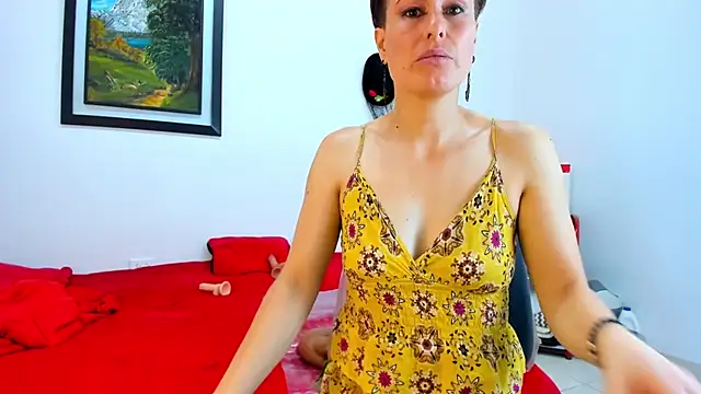 Snapshot of yasmin_goldenst chatting on 03-16-25, 01:59 yasmin goldenst online show from 03-16-25, 01:59