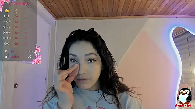 Snapshot of cristal__hot_1 chatting on 10-12-25, 05:39 cristal hot 1 online show from 10-12-25, 05:39