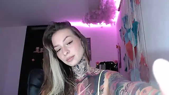 Snapshot of agatha_ink3 chatting on 03-22-25, 07:42 agatha ink3 online show from 03-22-25, 07:42