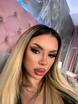 Snapshot of IvyRubens chatting on 10-10-25, 05:06 IvyRubens online show from 10-10-25, 05:06