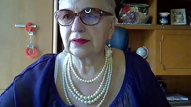 Snapshot of SweetCherry27 chatting on 09-27-25, 05:01 SweetCherry27 online show from 09-27-25, 05:01