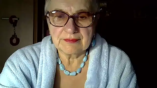 Snapshot of SweetCherry27 chatting on 09-29-25, 04:34 SweetCherry27 online show from 09-29-25, 04:34