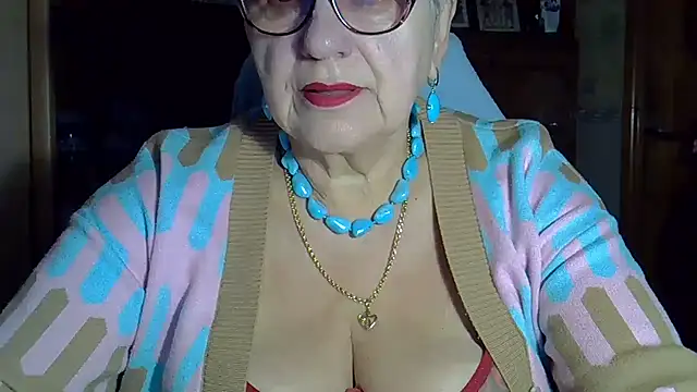Snapshot of SweetCherry27 chatting on 10-18-25, 04:04 SweetCherry27 online show from 10-18-25, 04:04