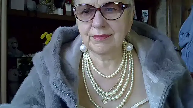 Snapshot of SweetCherry27 chatting on 10-19-25, 06:03 SweetCherry27 online show from 10-19-25, 06:03