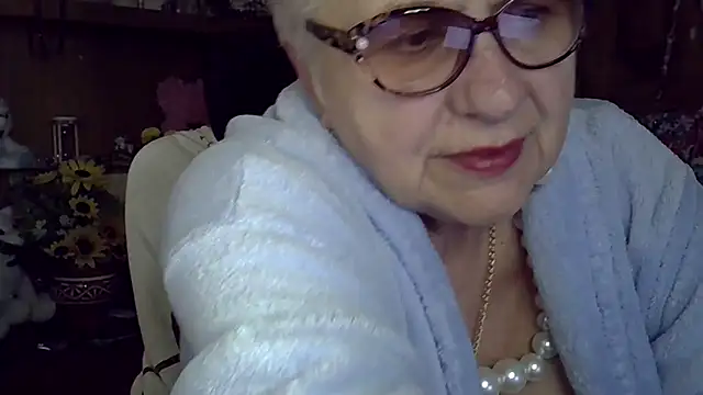 Snapshot of SweetCherry27 chatting on 10-27-25, 05:17 SweetCherry27 online show from 10-27-25, 05:17