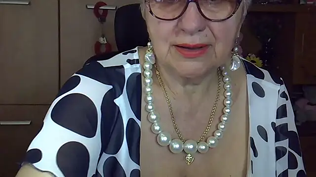 Snapshot of SweetCherry27 chatting on 12-01-25, 05:40 SweetCherry27 online show from 12-01-25, 05:40