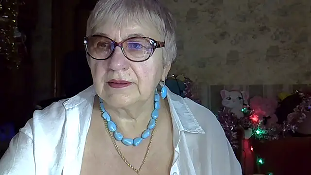 Snapshot of SweetCherry27 chatting on 12-20-25, 04:41 SweetCherry27 online show from 12-20-25, 04:41