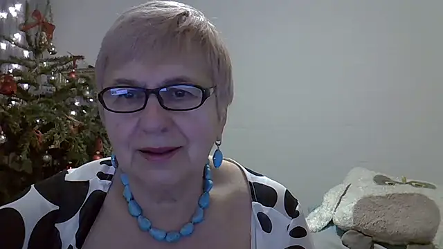 Snapshot of SweetCherry27 chatting on 01-14-26, 06:41 SweetCherry27 online show from 01-14-26, 06:41