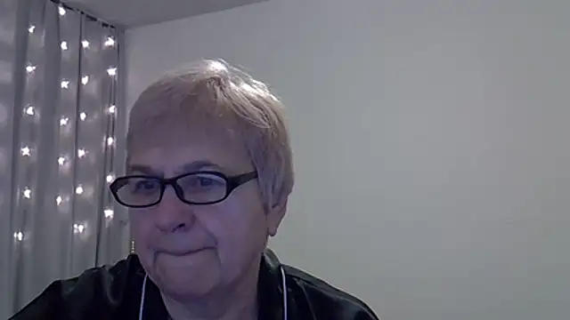 Snapshot of SweetCherry27 chatting on 01-19-26, 04:49 SweetCherry27 online show from 01-19-26, 04:49