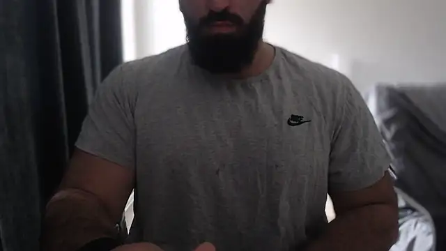 hugemachohandsome online show from 10-08-25, 08:34