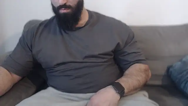 hugemachohandsome online show from 04-19-26, 09:52