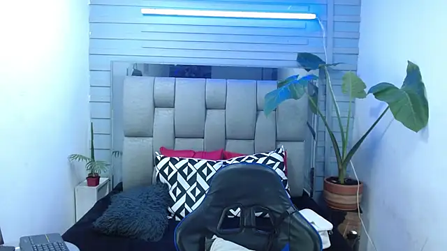 evelin zaens online show from 04-28-26, 04:06