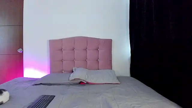 Snapshot of MarieLatex chatting on 02-17-26, 03:51 MarieLatex online show from 02-17-26, 03:51