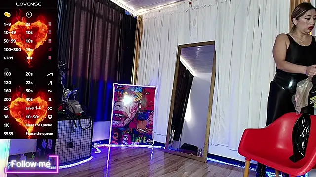 LatexDevil Blondie online show from 02-22-25, 03:25