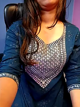 Snapshot of Aditi_1 chatting on 02-07-25, 04:48 Aditi 1 online show from 02-07-25, 04:48