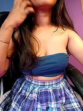 Snapshot of Aditi_1 chatting on 02-18-25, 12:59 Aditi 1 online show from 02-18-25, 12:59