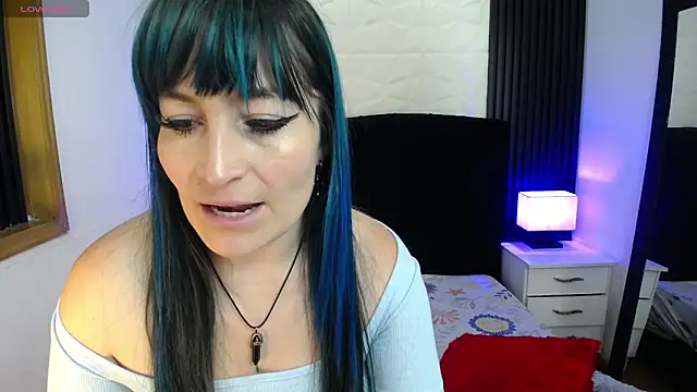 alicia moom online show from 03-22-25, 02:14